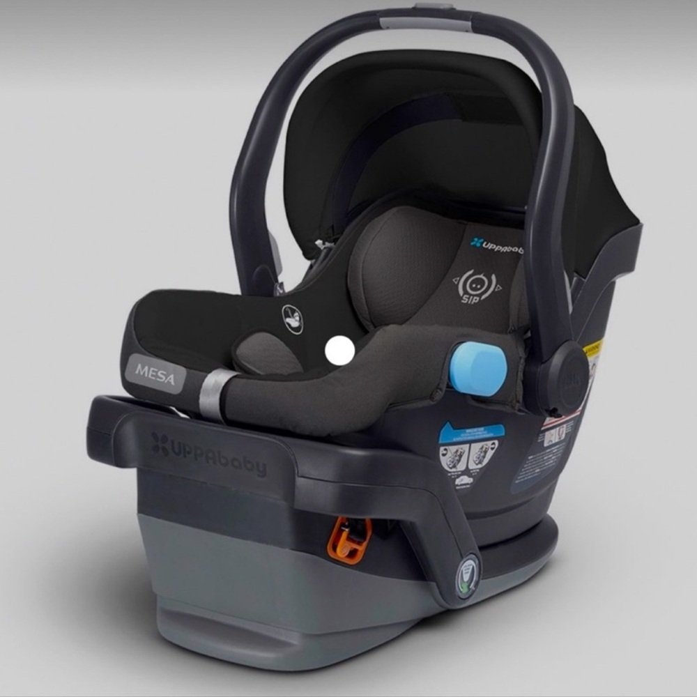 UPPAbaby Mesa Infant Car Seat in Black and Gray